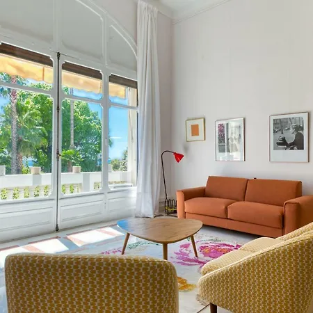 Stylish Apartement In Historical