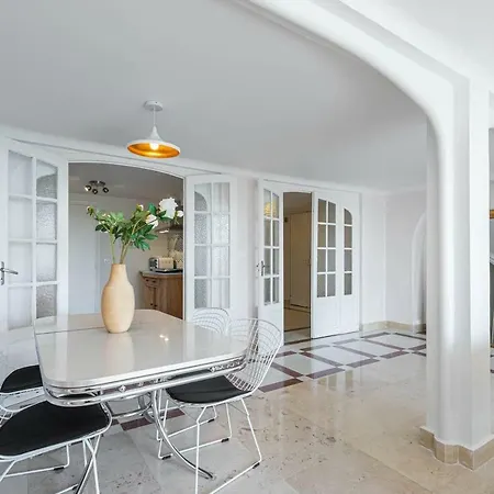 Stylish Apartement In Historical Nice